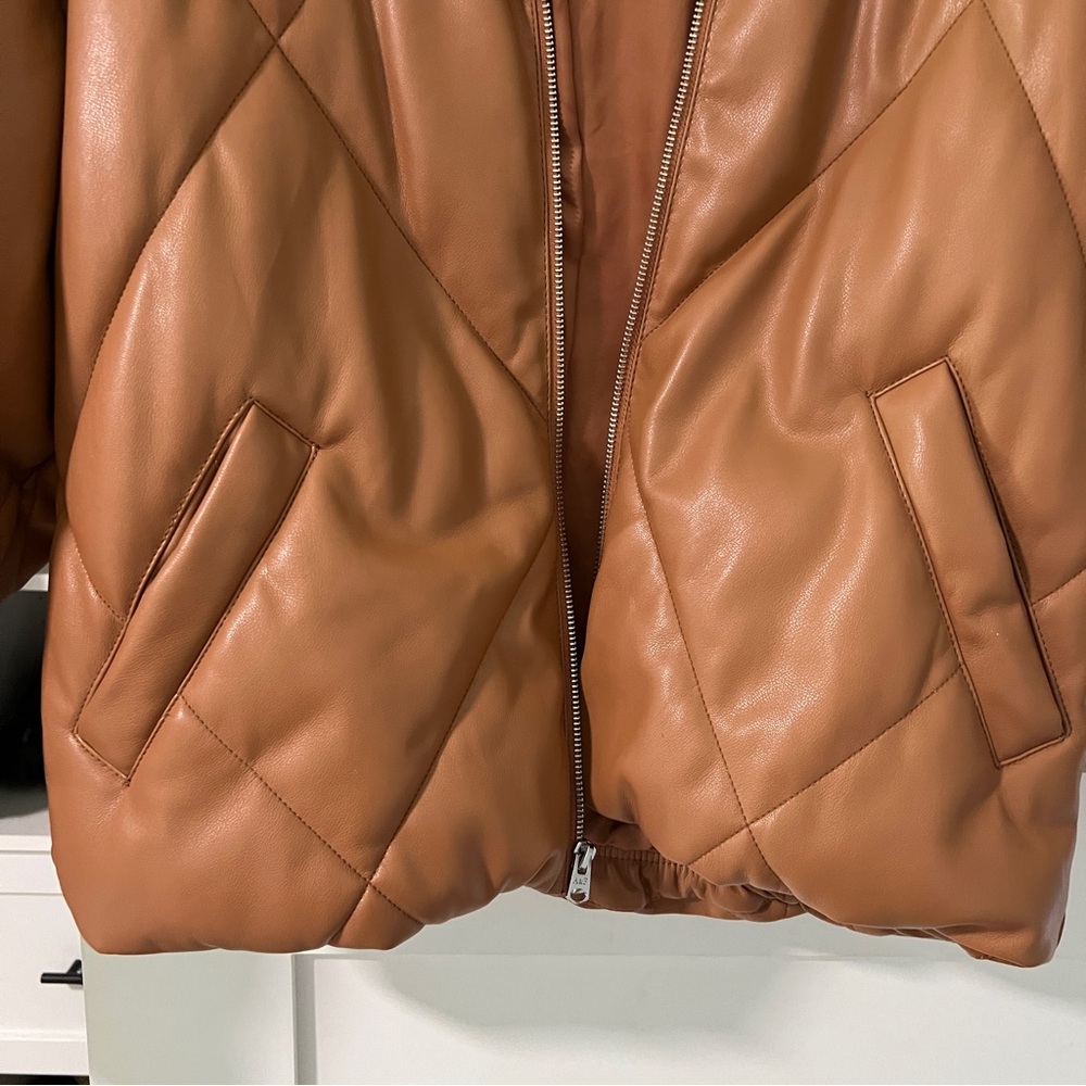 Abercrombie & Fitch Oversized Vegan Leather Diamond Puffer light brown size S - Picture 3 of 5